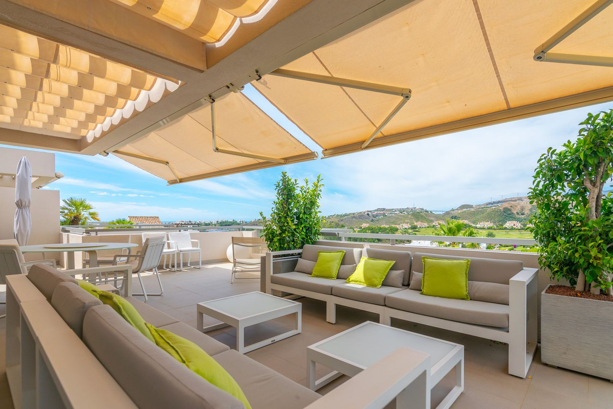 3 Bed Apartment for sale in Benahavís Costa Del Sol, Málaga, Spain