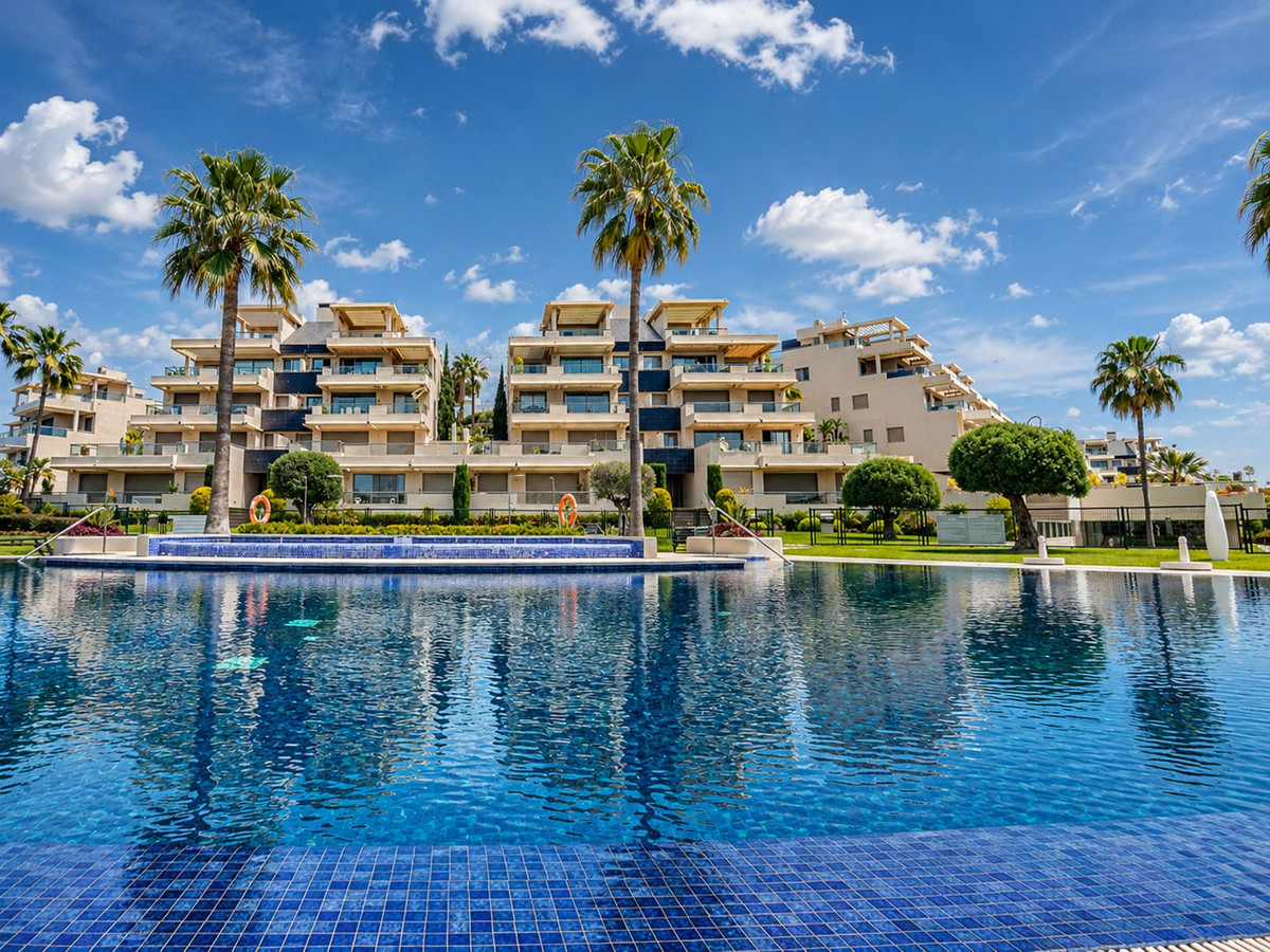 3 Bed Apartment for sale in Benahavís Costa Del Sol, Málaga, Spain