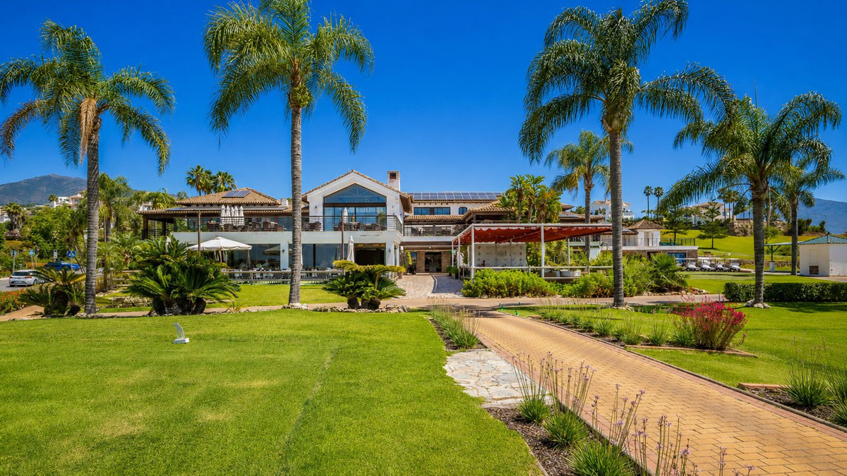 3 Bed Apartment for sale in Benahavís Costa Del Sol, Málaga, Spain