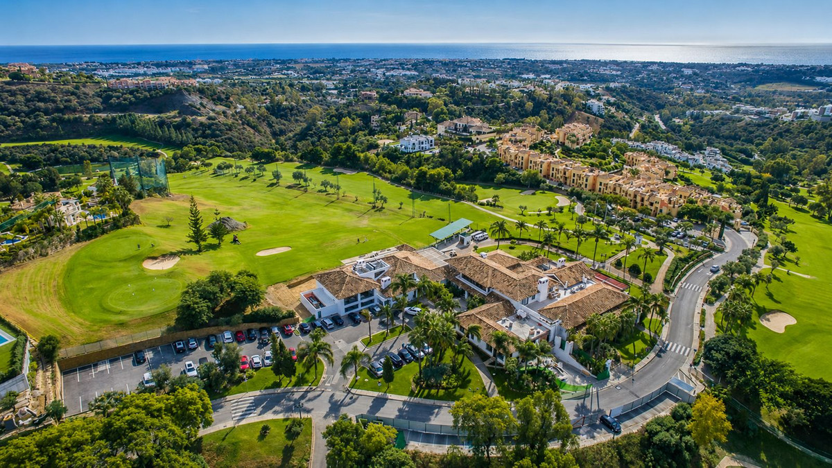 3 Bed Apartment for sale in Benahavís Costa Del Sol, Málaga, Spain