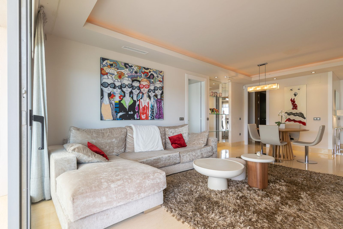 3 Bed Apartment for sale in Benahavís Costa Del Sol, Málaga, Spain
