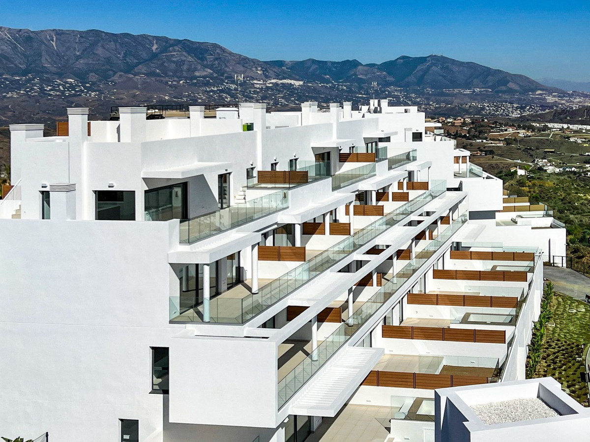 2 Bed Apartment for sale in Calanova Golf Costa Del Sol, Málaga, Spain