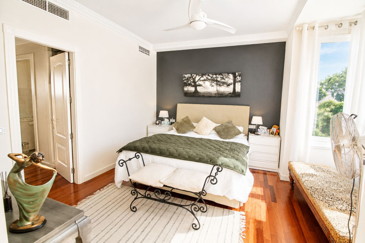 6 Bed Townhouse for sale in Sierrezuela Costa Del Sol, Málaga, Spain
