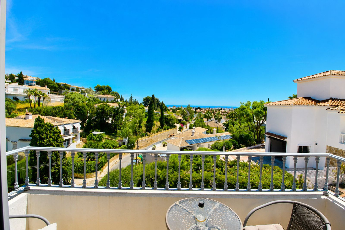 6 Bed Townhouse for sale in Sierrezuela Costa Del Sol, Málaga, Spain