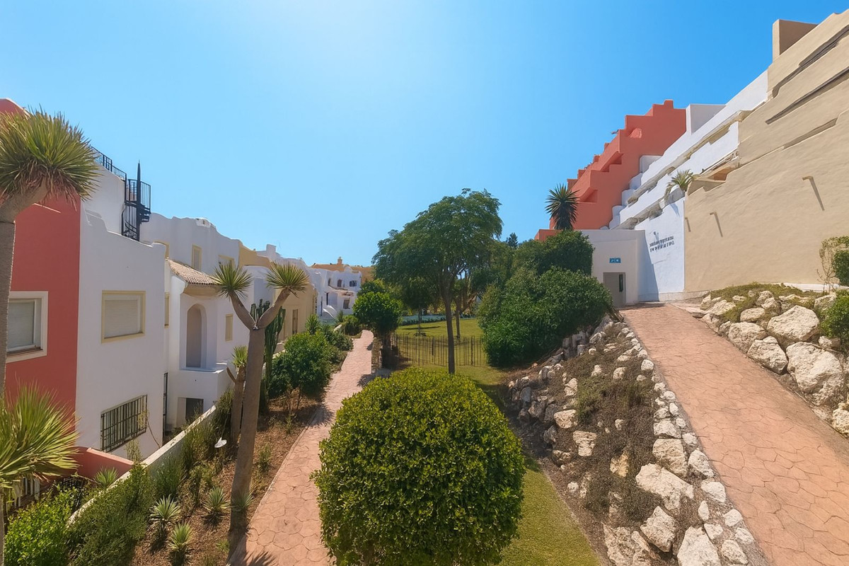 Se vende Apartamento Planta Baja de 2 dormitorios en Costa Del Sol, Málaga, España