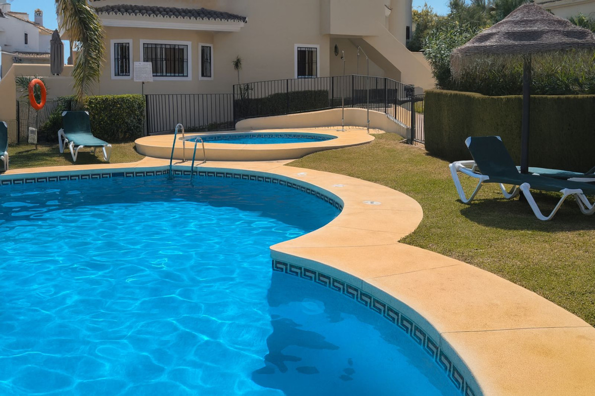 Se vende Apartamento Planta Baja de 2 dormitorios en Costa Del Sol, Málaga, España