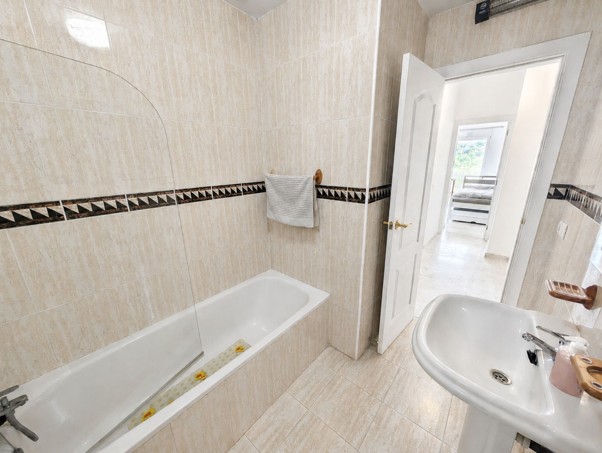 Se vende Apartamento Planta Baja de 2 dormitorios en Costa Del Sol, Málaga, España