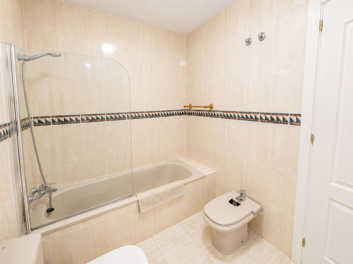 Se vende Apartamento Planta Baja de 2 dormitorios en Costa Del Sol, Málaga, España
