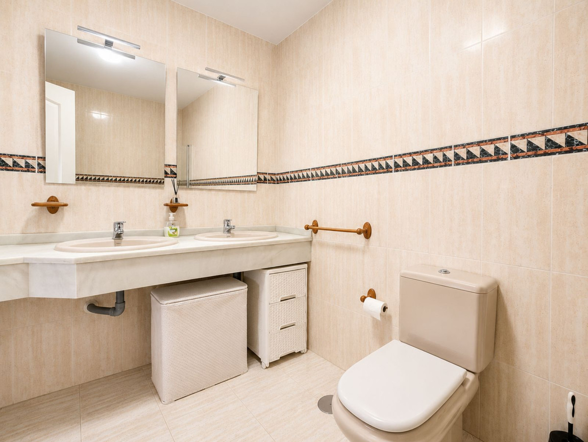 Se vende Apartamento Planta Baja de 2 dormitorios en Costa Del Sol, Málaga, España