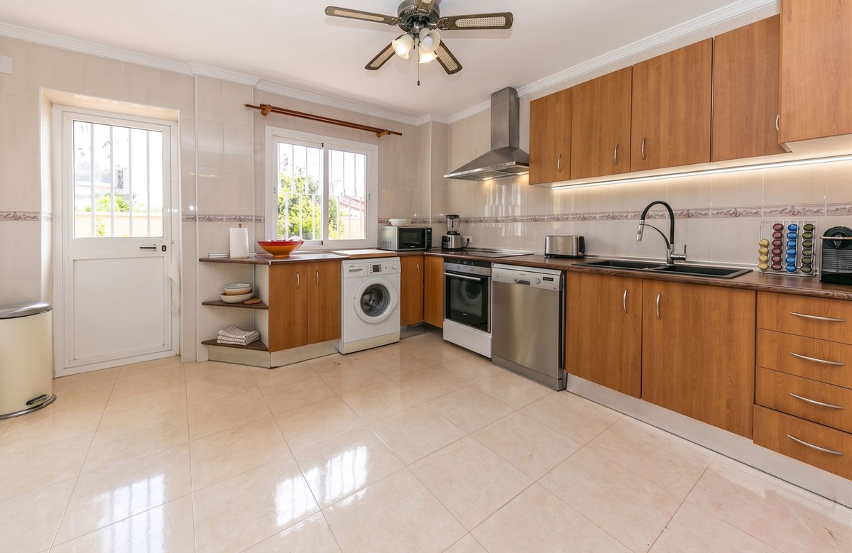 5 Bed Townhouse for sale in Mijas Costa Del Sol, Málaga, Spain