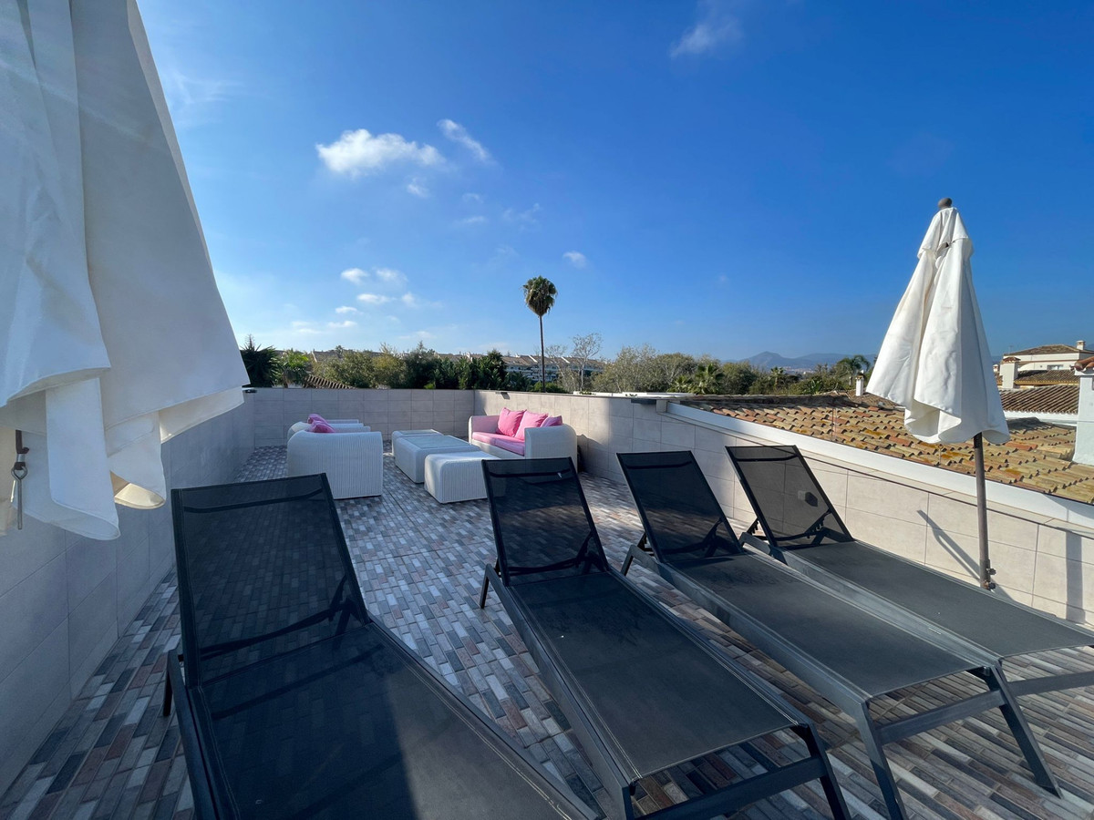 Se vende Villa - Chalet de 8 dormitorios en Costa Del Sol, Málaga, España