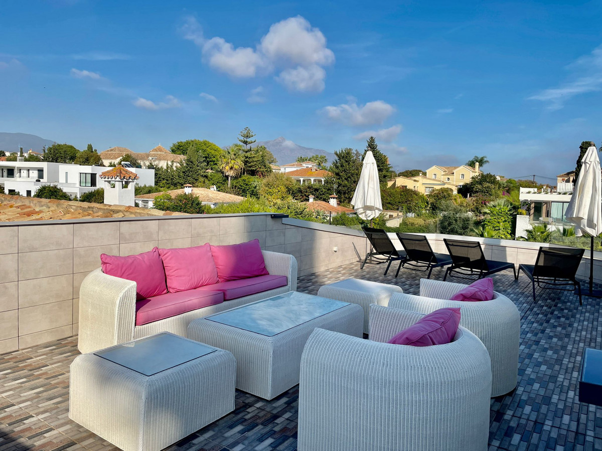 Se vende Villa - Chalet de 8 dormitorios en Costa Del Sol, Málaga, España