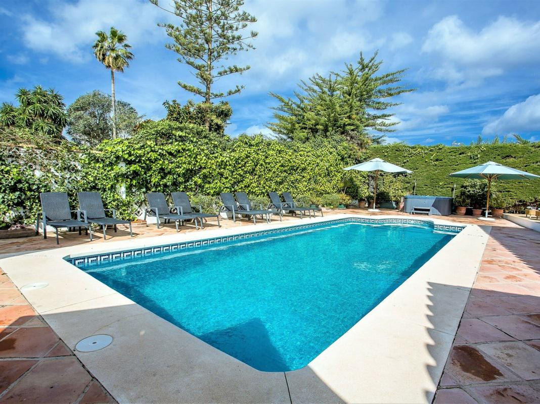 Se vende Villa - Chalet de 8 dormitorios en Costa Del Sol, Málaga, España