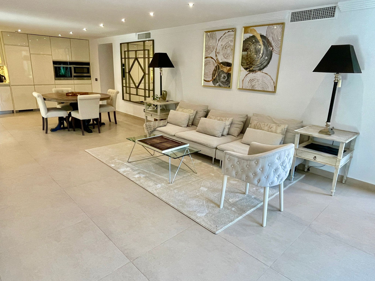 Se vende Villa - Chalet de 8 dormitorios en Costa Del Sol, Málaga, España