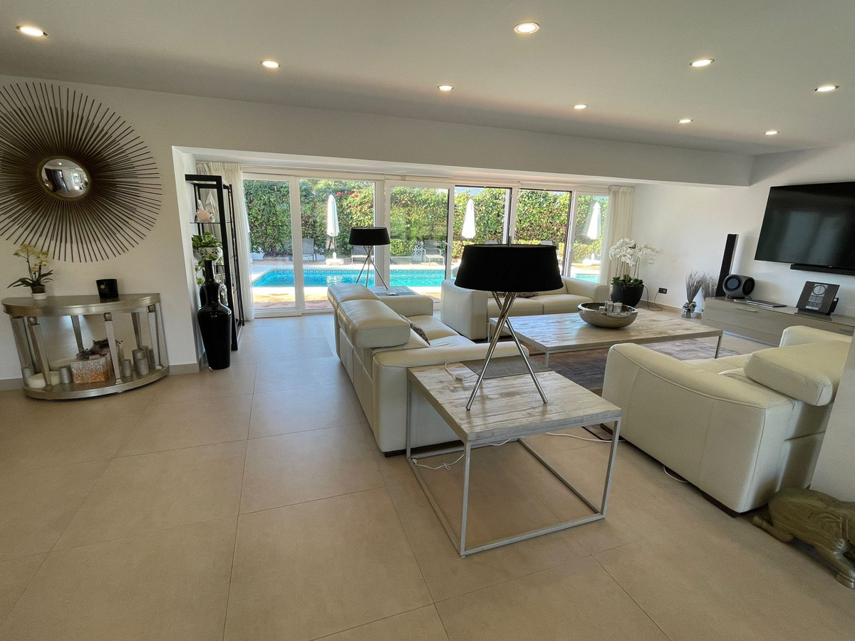 Se vende Villa - Chalet de 8 dormitorios en Costa Del Sol, Málaga, España