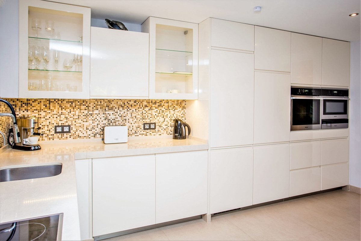 Se vende Villa - Chalet de 8 dormitorios en Costa Del Sol, Málaga, España