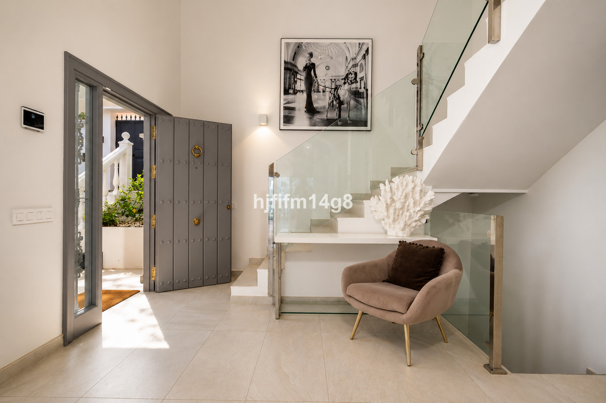 4 Bed Townhouse for sale in La Campana Costa Del Sol, Málaga, Spain