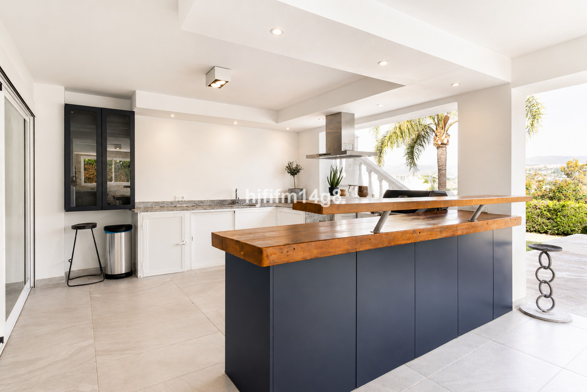 4 Bed Townhouse for sale in La Campana Costa Del Sol, Málaga, Spain