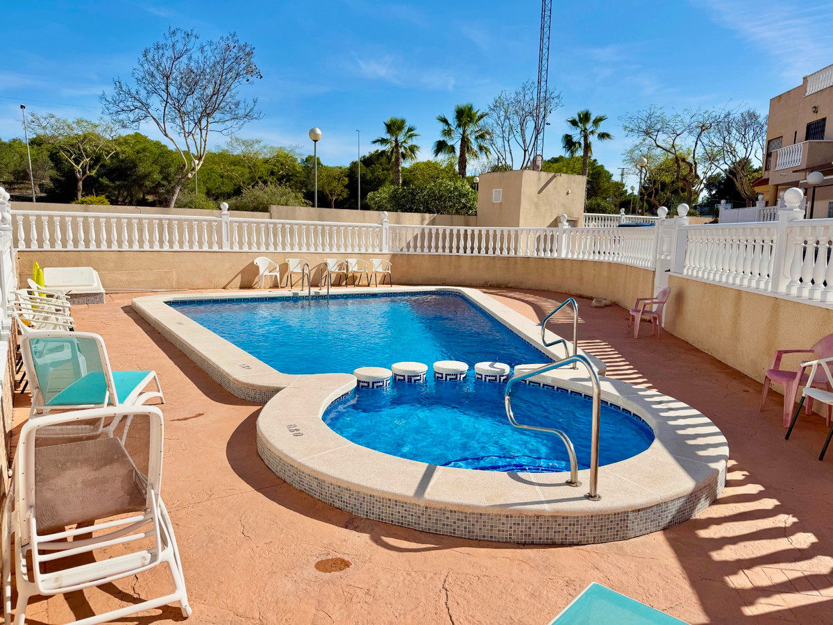 Se vende Pareada de 3 dormitorios en Costa Blanca, Alicante, España