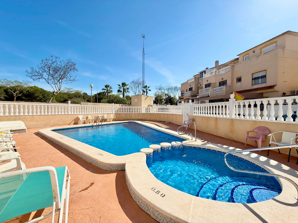 Se vende Pareada de 3 dormitorios en Costa Blanca, Alicante, España