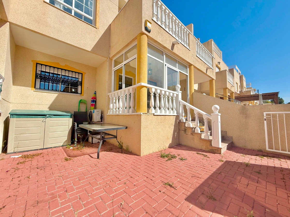 Se vende Pareada de 3 dormitorios en Costa Blanca, Alicante, España
