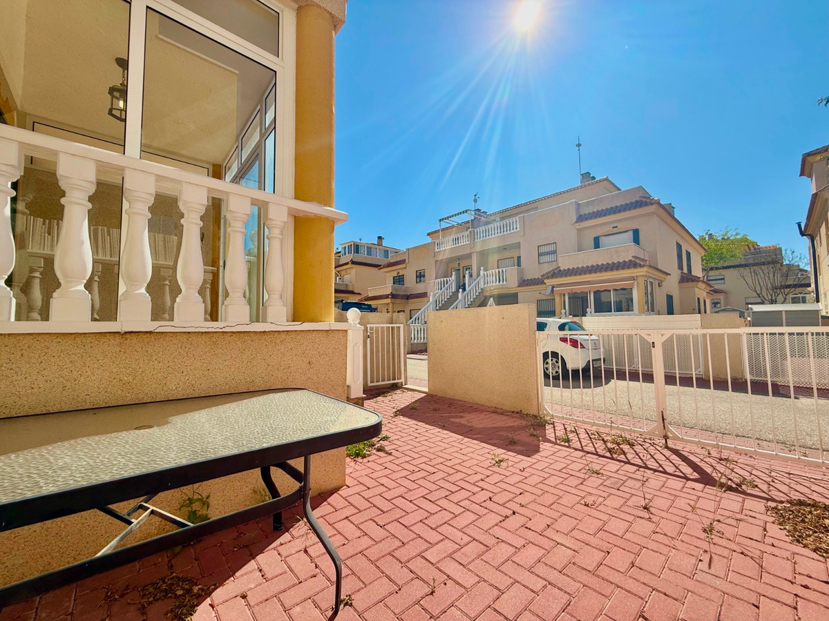 Se vende Pareada de 3 dormitorios en Costa Blanca, Alicante, España