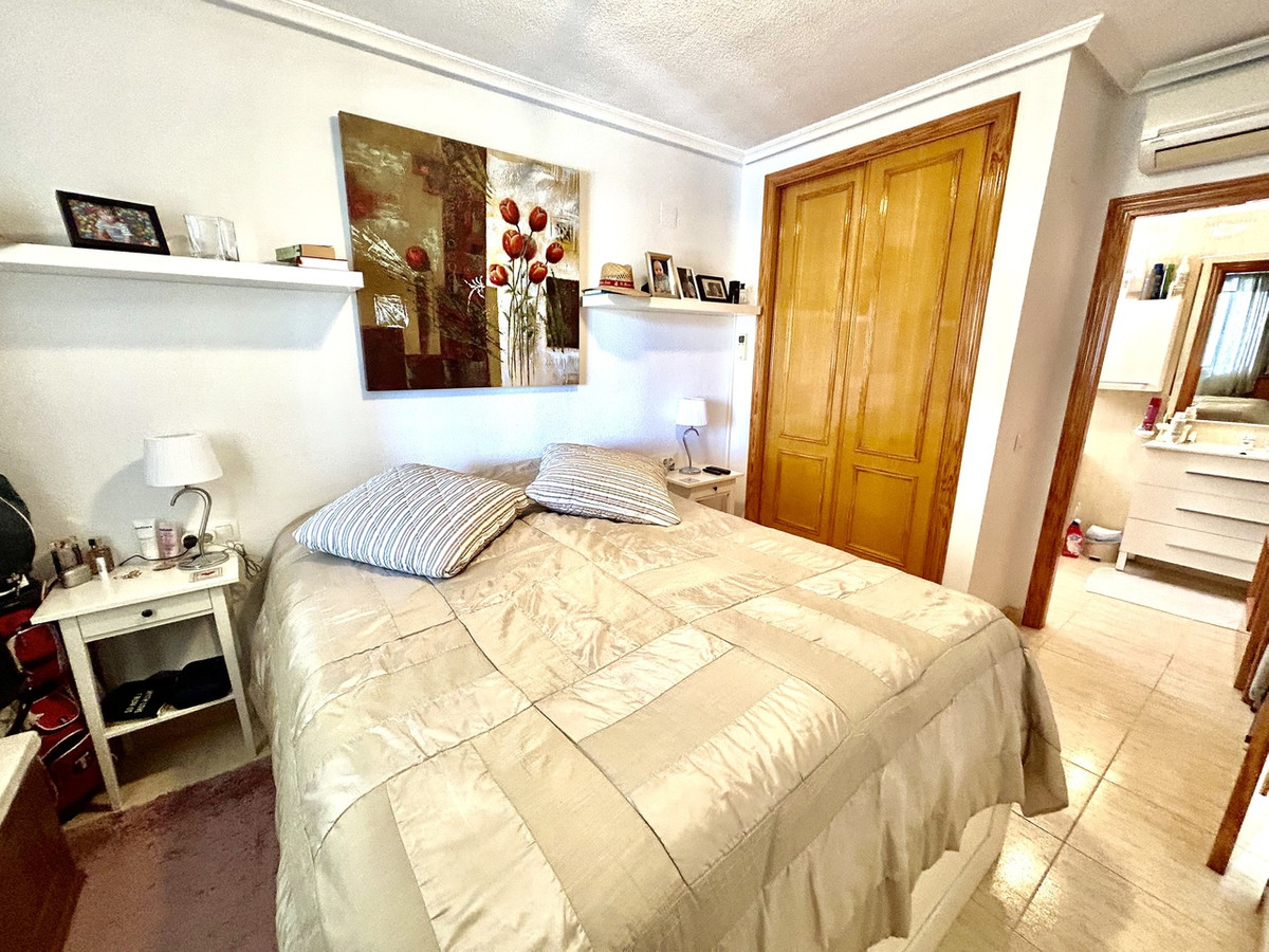 Se vende Apartamento Planta Media de 2 dormitorios en Costa Blanca, Alicante, España