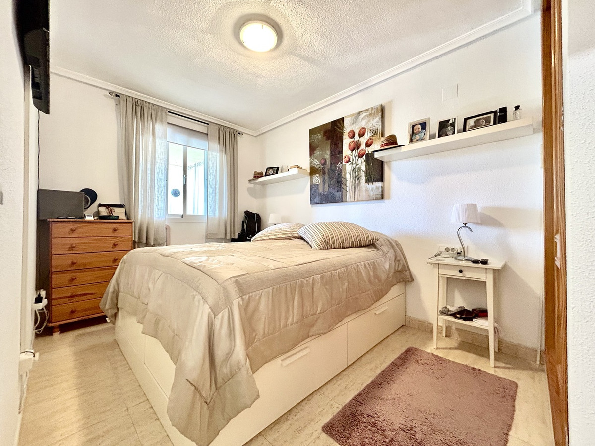 Se vende Apartamento Planta Media de 2 dormitorios en Costa Blanca, Alicante, España