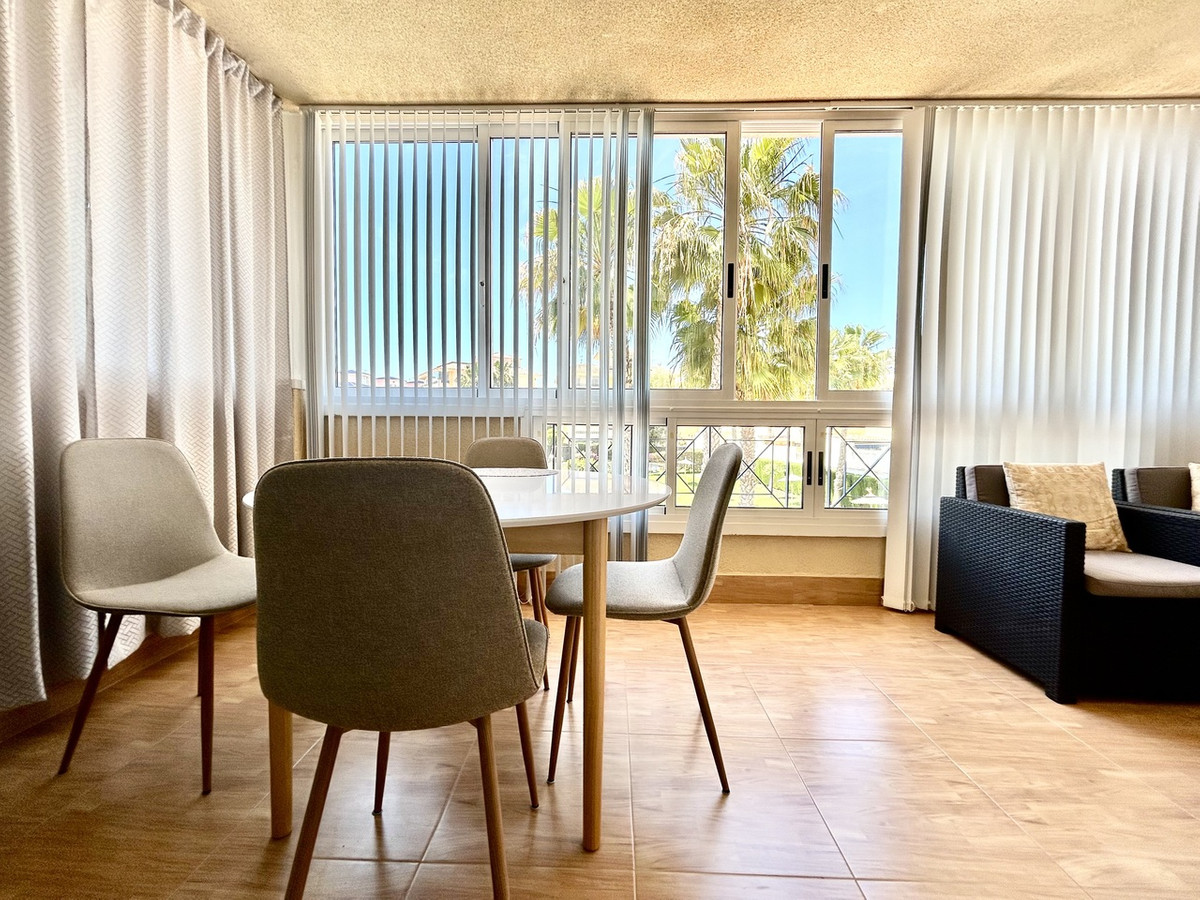 Se vende Apartamento Planta Media de 2 dormitorios en Costa Blanca, Alicante, España
