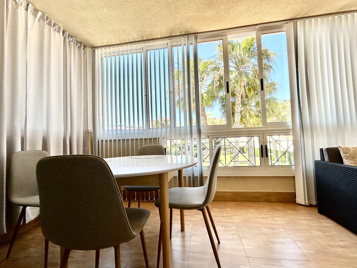 Se vende Apartamento Planta Media de 2 dormitorios en Costa Blanca, Alicante, España