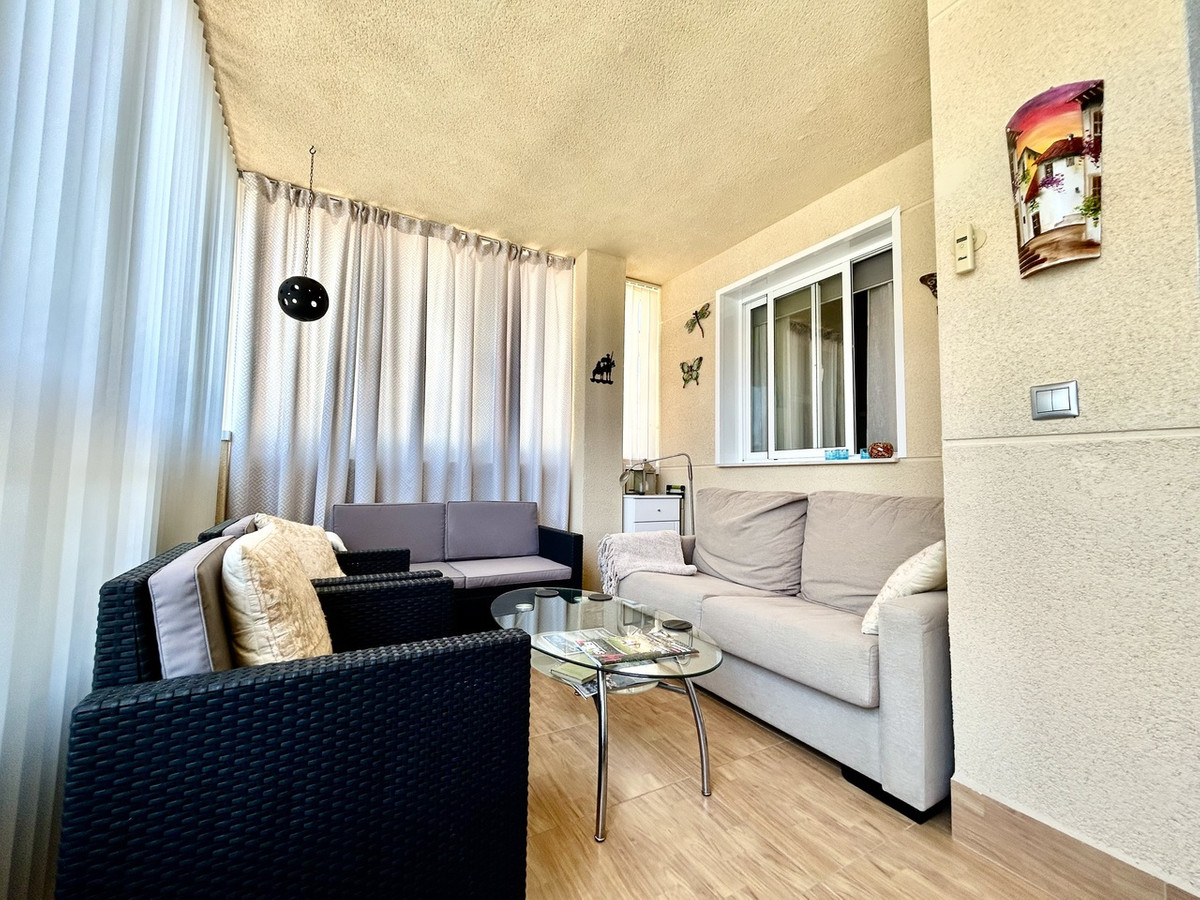 Se vende Apartamento Planta Media de 2 dormitorios en Costa Blanca, Alicante, España