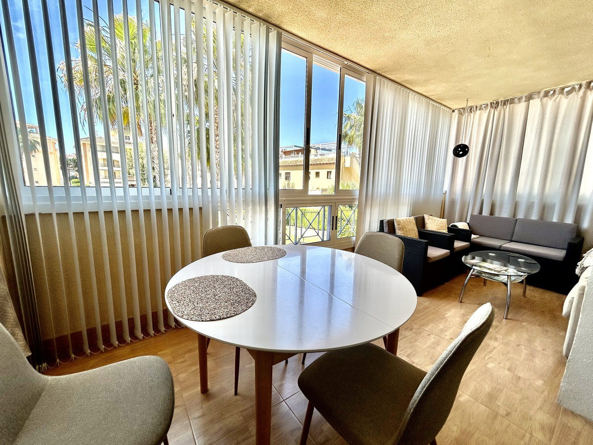 Se vende Apartamento Planta Media de 2 dormitorios en Costa Blanca, Alicante, España