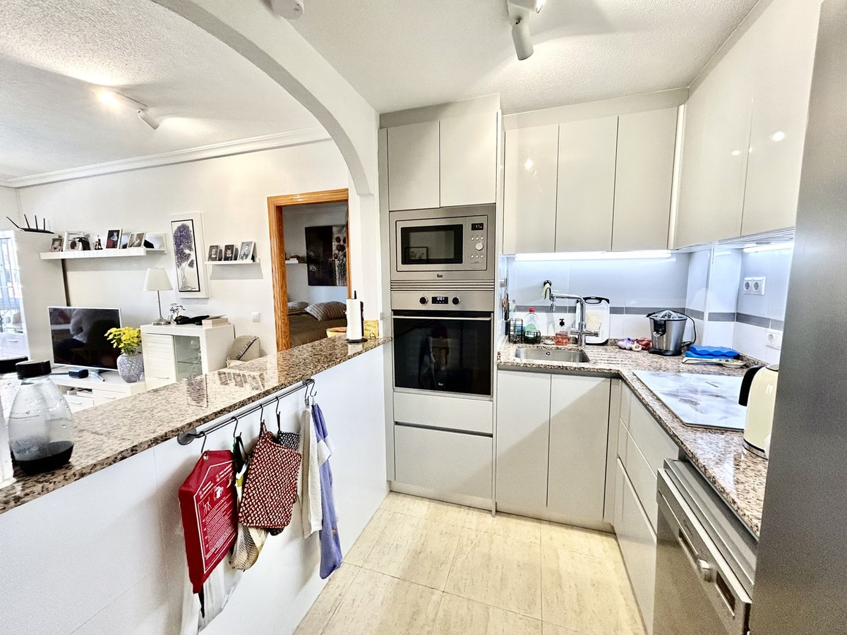 Se vende Apartamento Planta Media de 2 dormitorios en Costa Blanca, Alicante, España