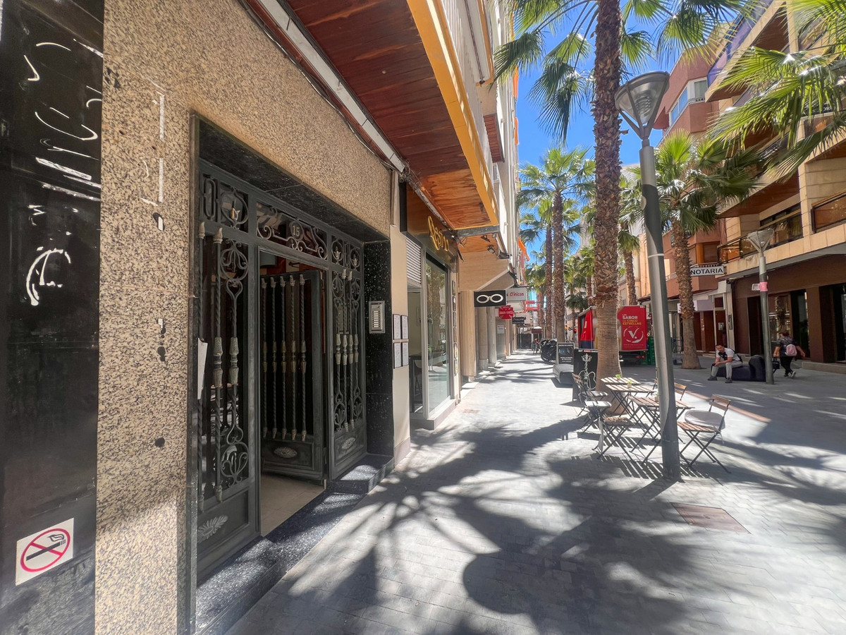 Se vende Apartamento Planta Media de 4 dormitorios en Costa Blanca, Alicante, España