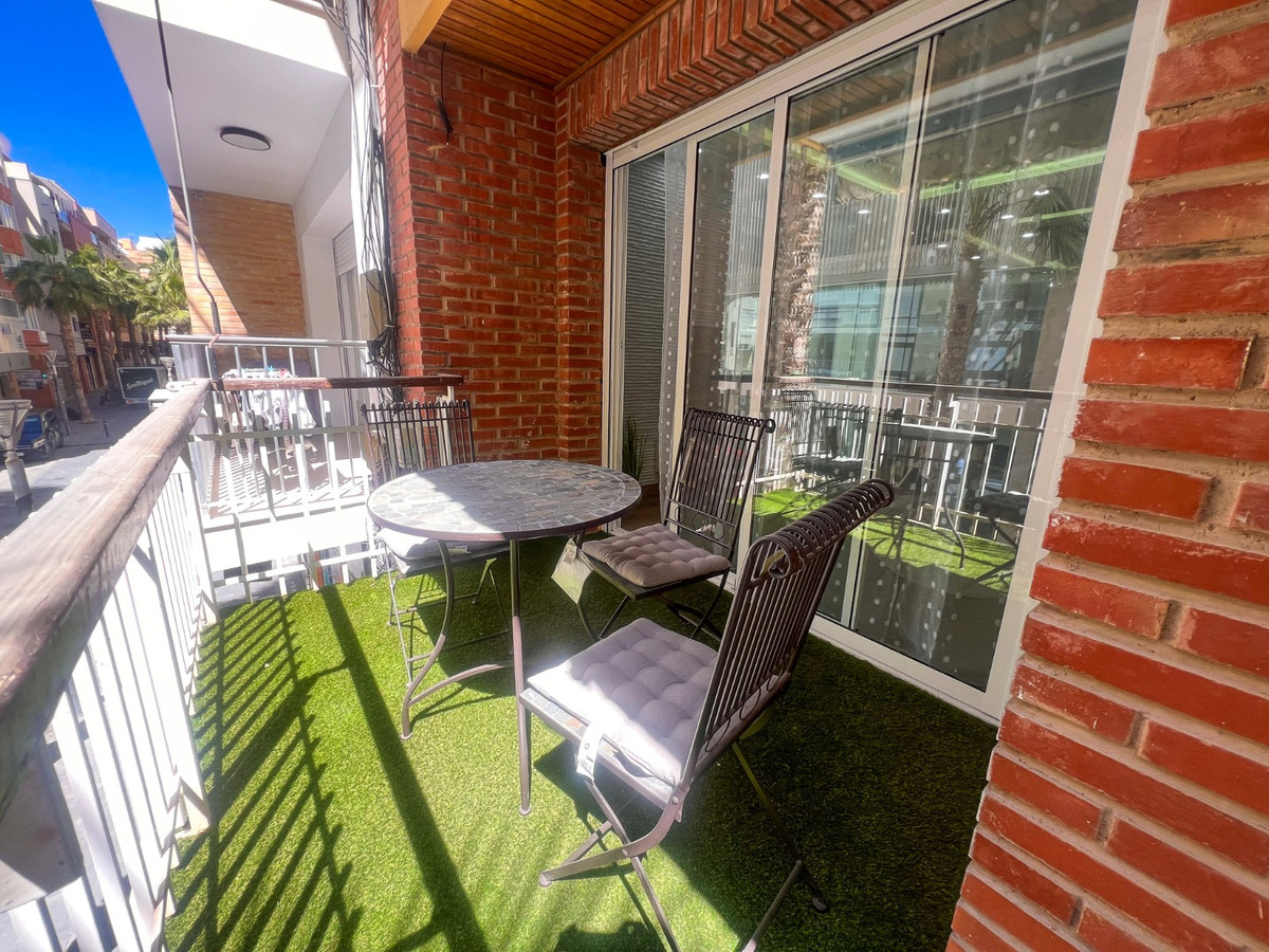 Se vende Apartamento Planta Media de 4 dormitorios en Costa Blanca, Alicante, España