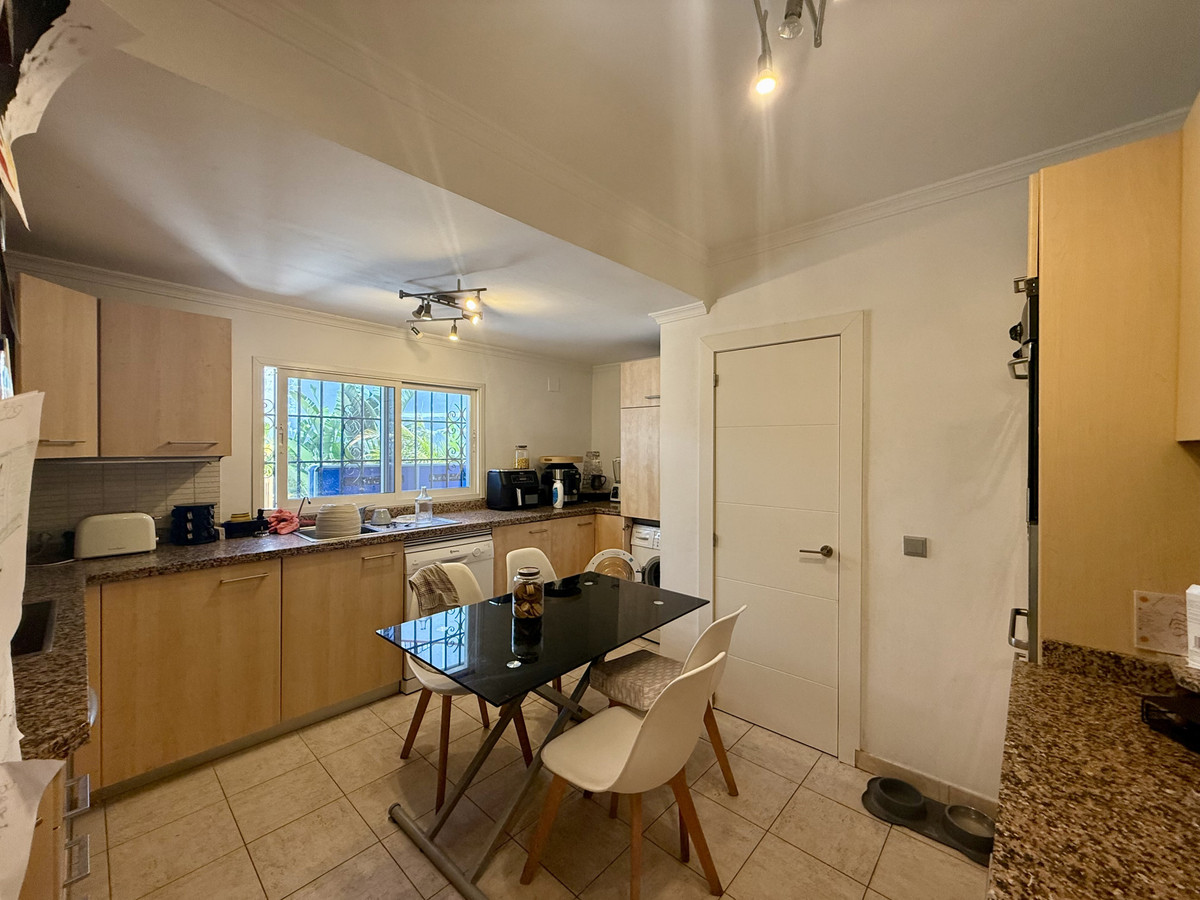 5 Bed Townhouse for sale in Nueva Andalucía Costa Del Sol, Málaga, Spain