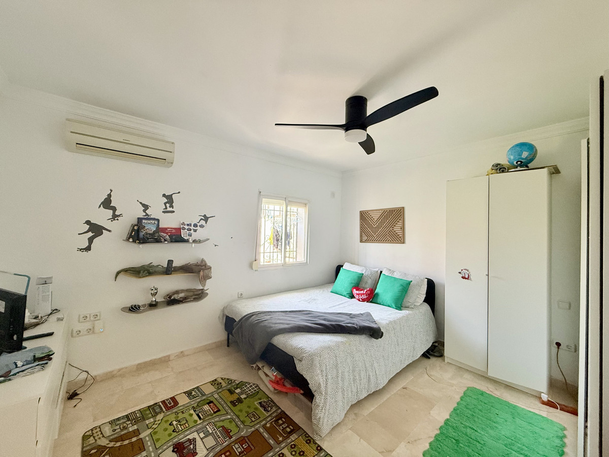 5 Bed Townhouse for sale in Nueva Andalucía Costa Del Sol, Málaga, Spain