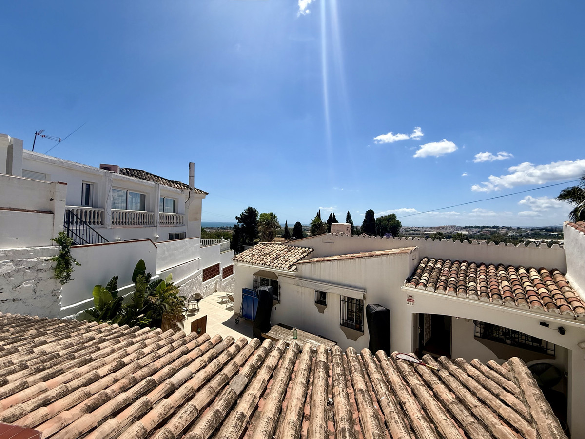 5 Bed Townhouse for sale in Nueva Andalucía Costa Del Sol, Málaga, Spain