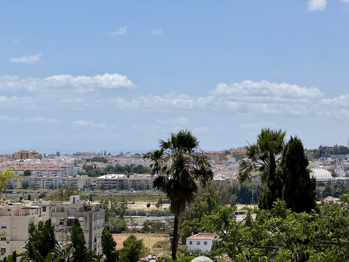 5 Bed Townhouse for sale in Nueva Andalucía Costa Del Sol, Málaga, Spain