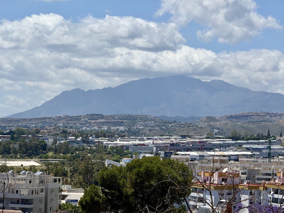5 Bed Townhouse for sale in Nueva Andalucía Costa Del Sol, Málaga, Spain