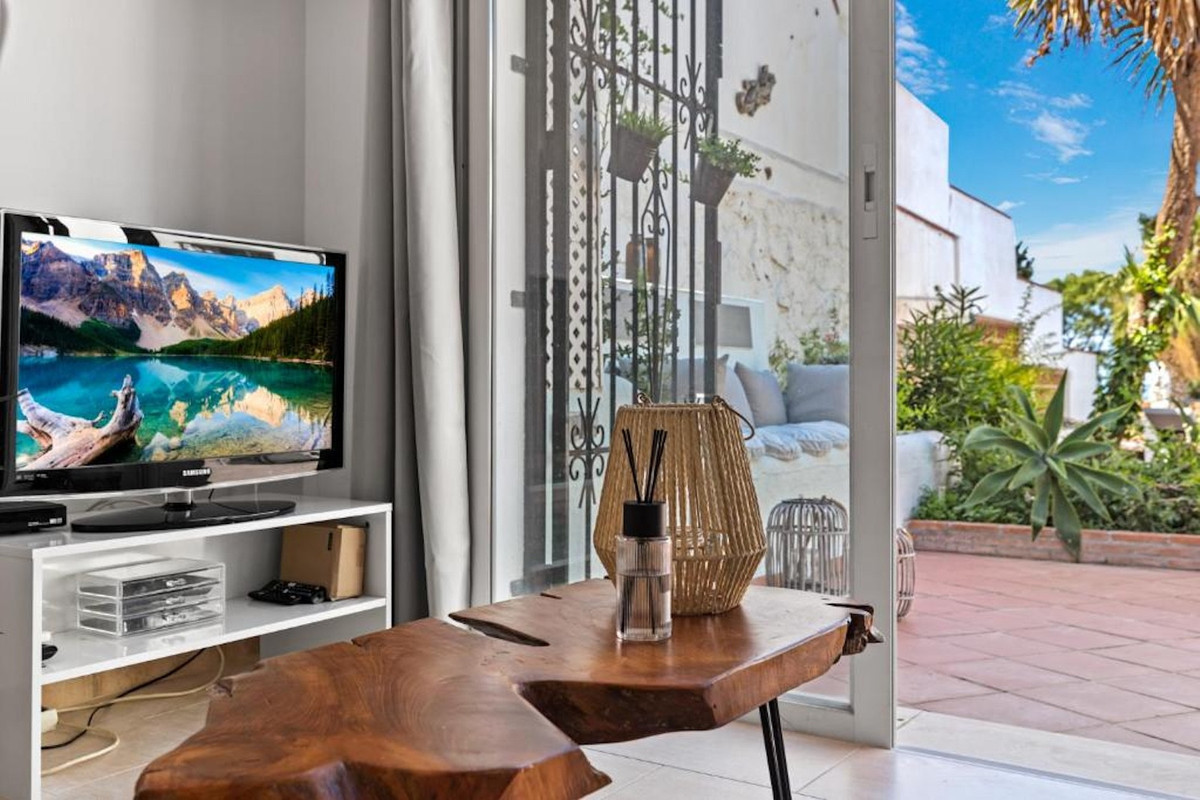 5 Bed Townhouse for sale in Nueva Andalucía Costa Del Sol, Málaga, Spain