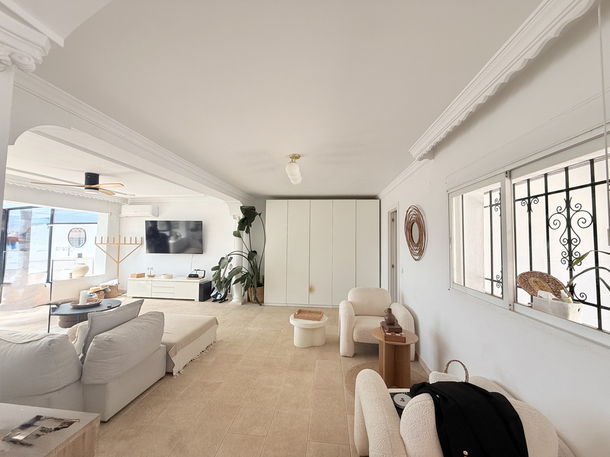 5 Bed Townhouse for sale in Nueva Andalucía Costa Del Sol, Málaga, Spain