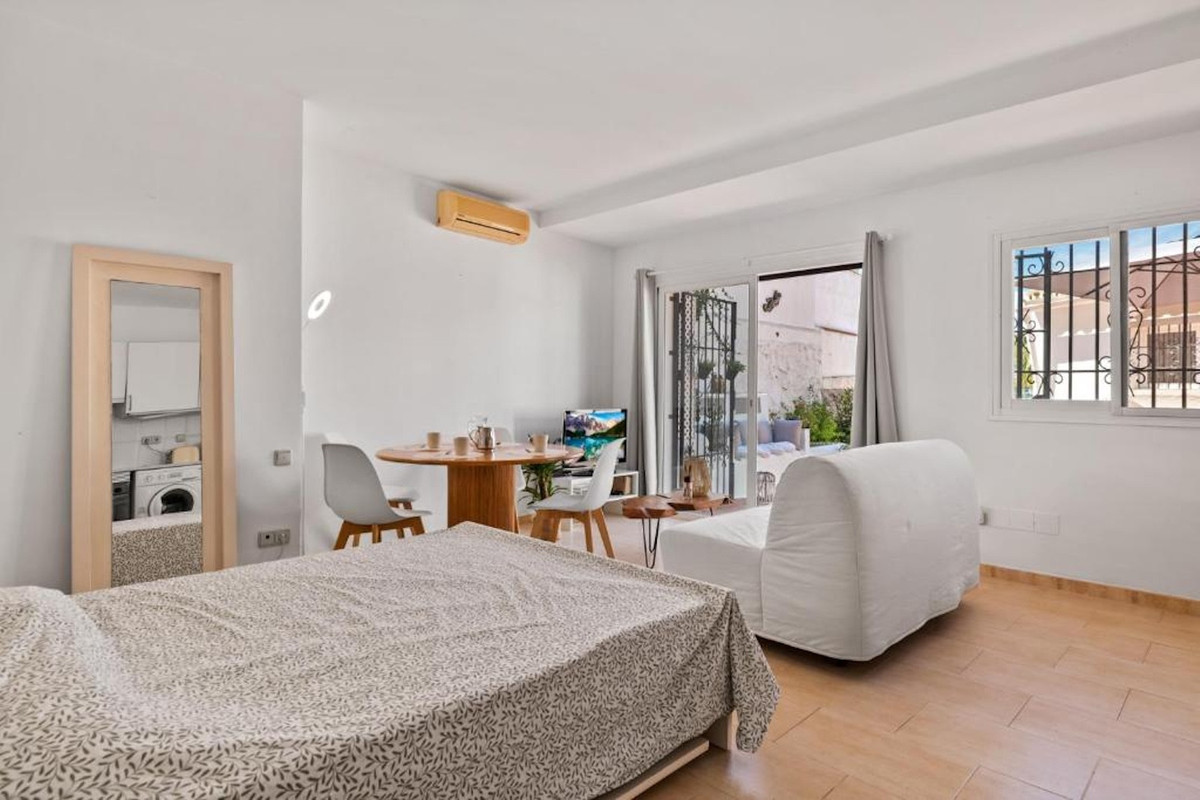 5 Bed Townhouse for sale in Nueva Andalucía Costa Del Sol, Málaga, Spain