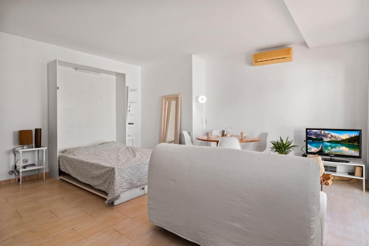 5 Bed Townhouse for sale in Nueva Andalucía Costa Del Sol, Málaga, Spain