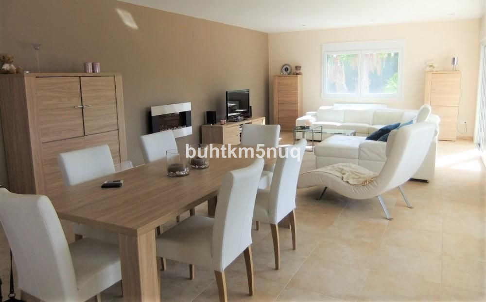 4 Bed Townhouse for sale in Calpe Costa Blanca, Alicante, Spain