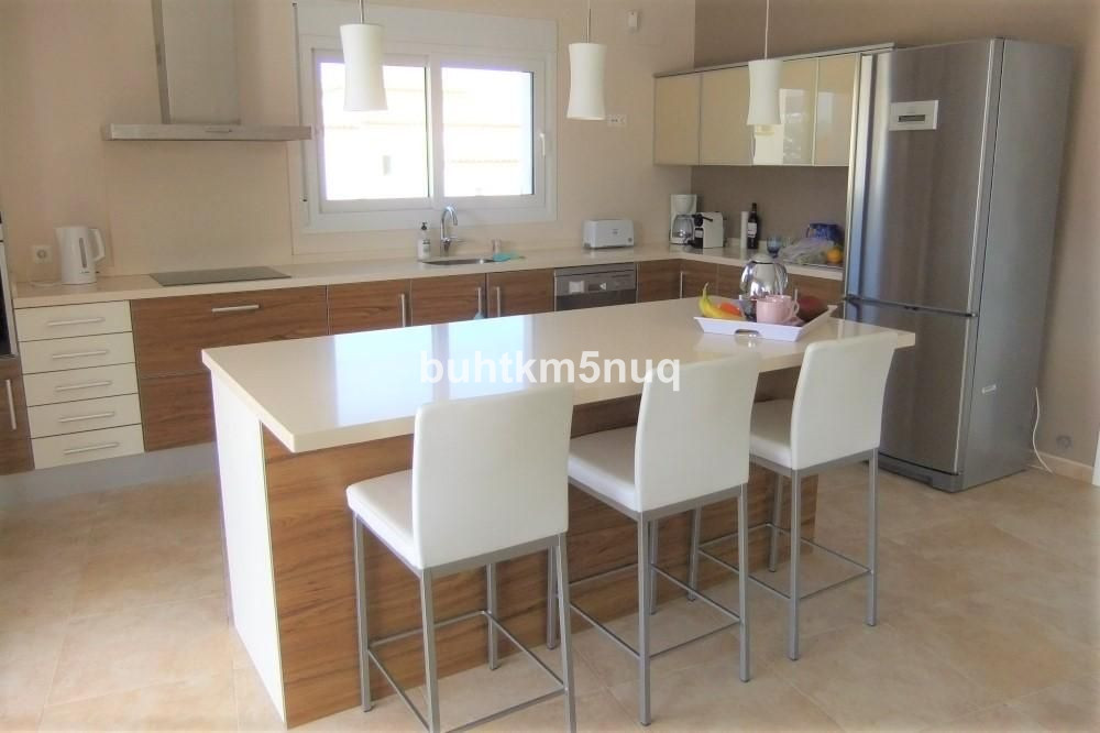4 Bed Townhouse for sale in Calpe Costa Blanca, Alicante, Spain