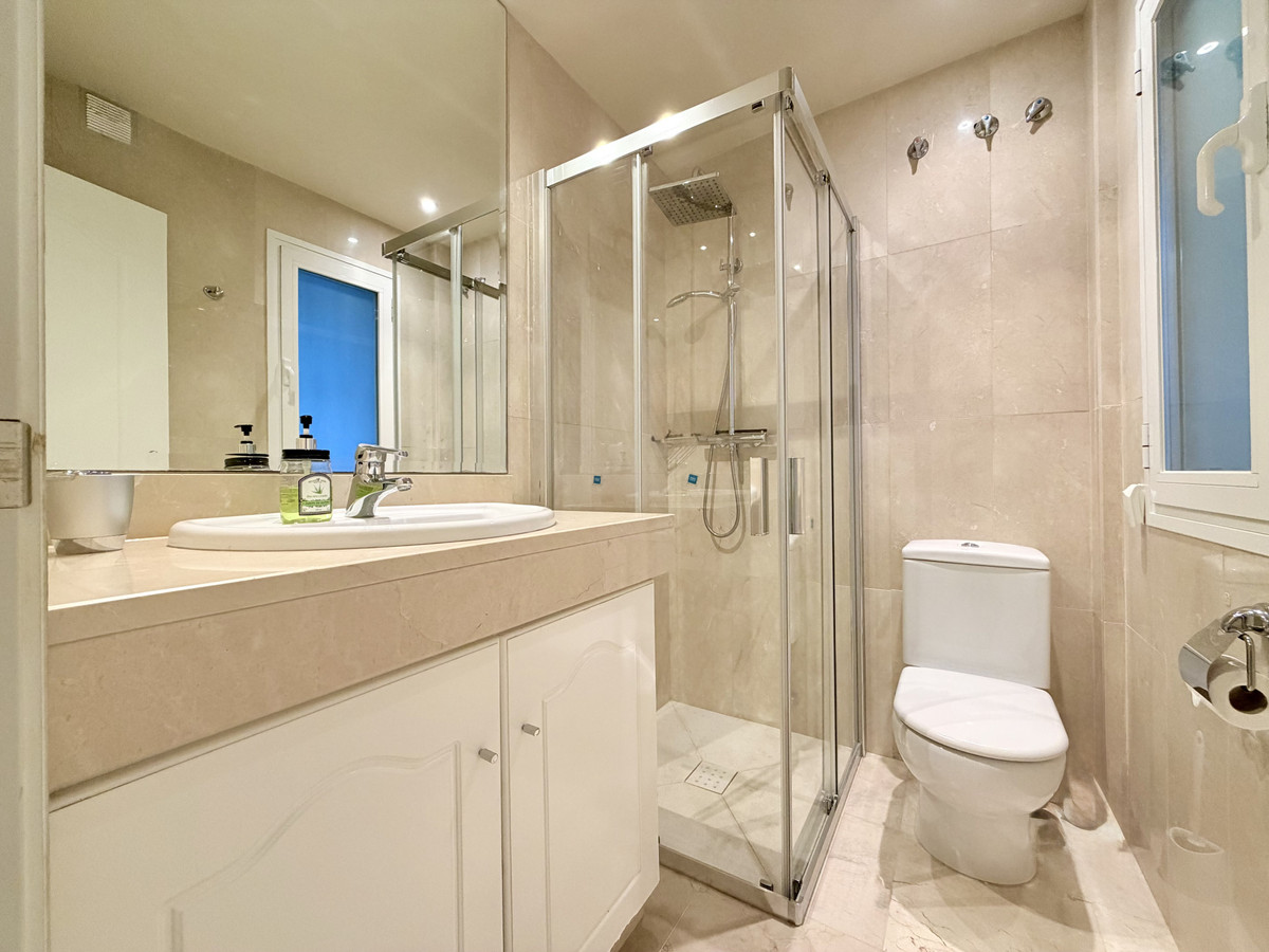 2 Bed Apartment for sale in Estepona Costa Del Sol, Málaga, Spain