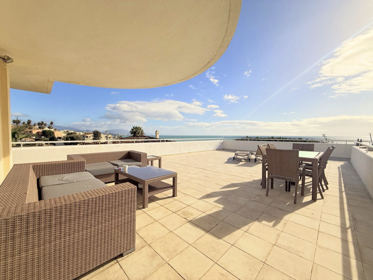 2 Bed Apartment for sale in Estepona Costa Del Sol, Málaga, Spain