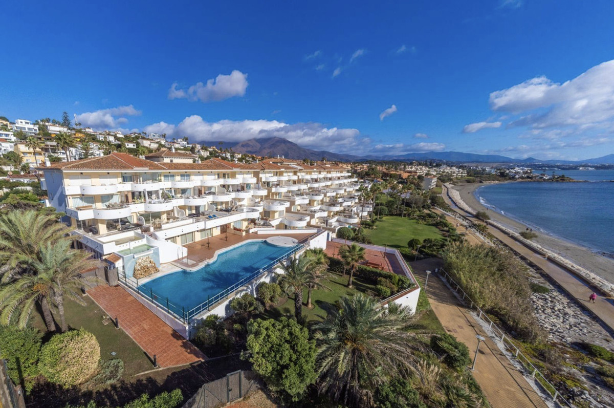 2 Bed Apartment for sale in Estepona Costa Del Sol, Málaga, Spain