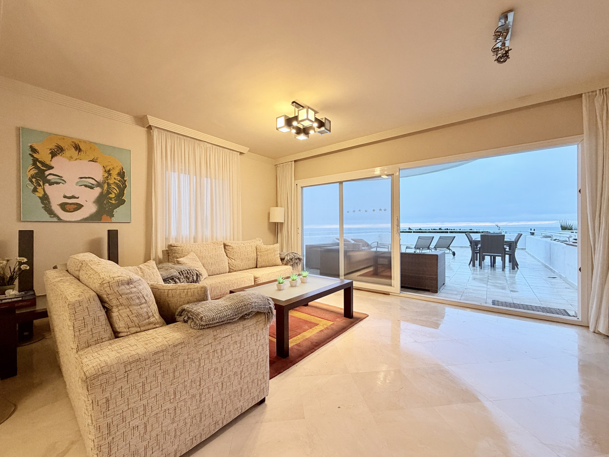 2 Bed Apartment for sale in Estepona Costa Del Sol, Málaga, Spain